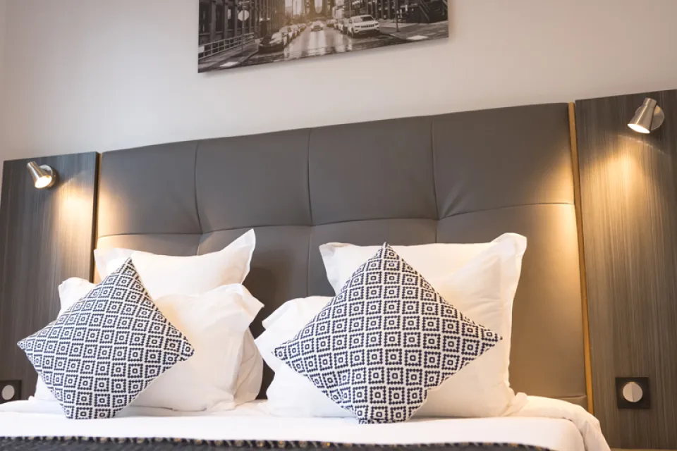 Hotel The Originals Albi Rive Droite