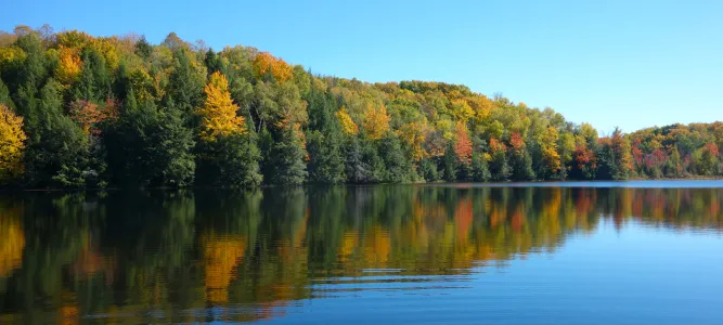 Lake of Picades
