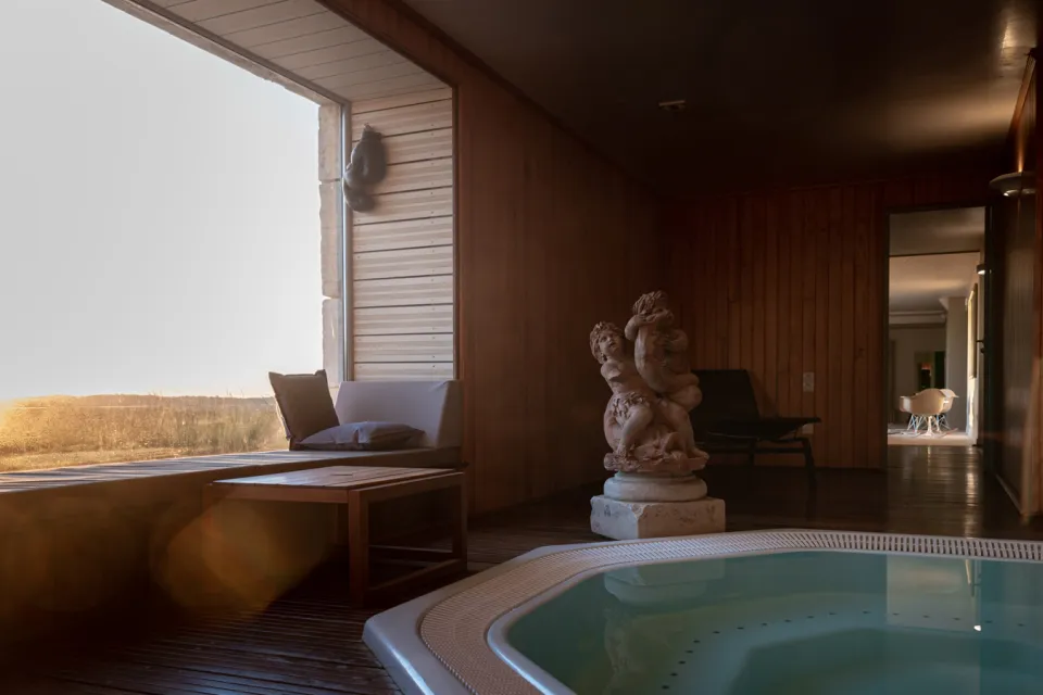 An invitation to relax in a unique natural set ...