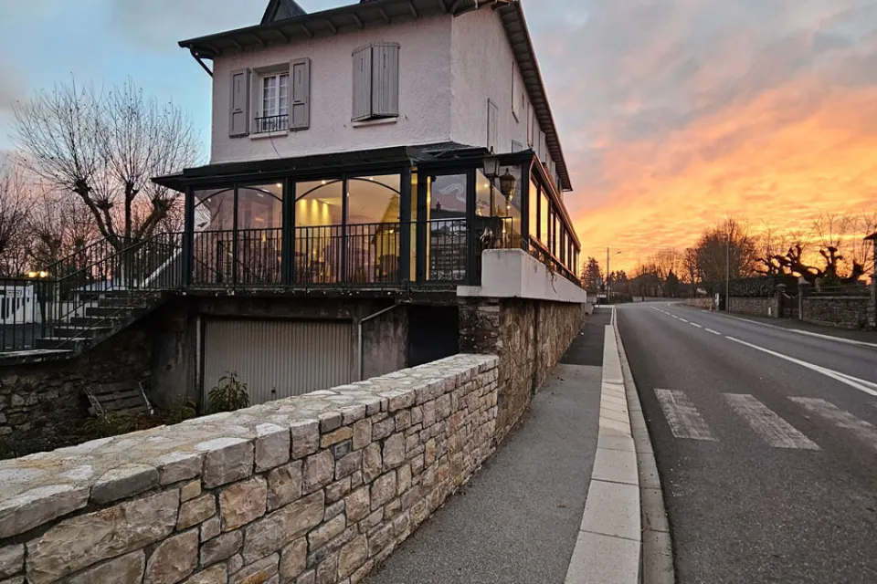 Comfortable and welcoming hotel near the Bozou ...