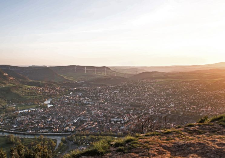 Visit Millau on foot or by bike