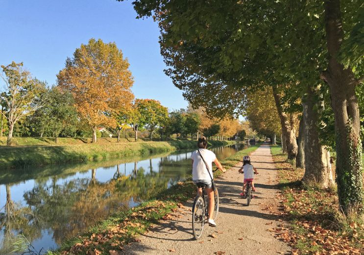 Cross the Tarn et Garonne by bike, along the C ...