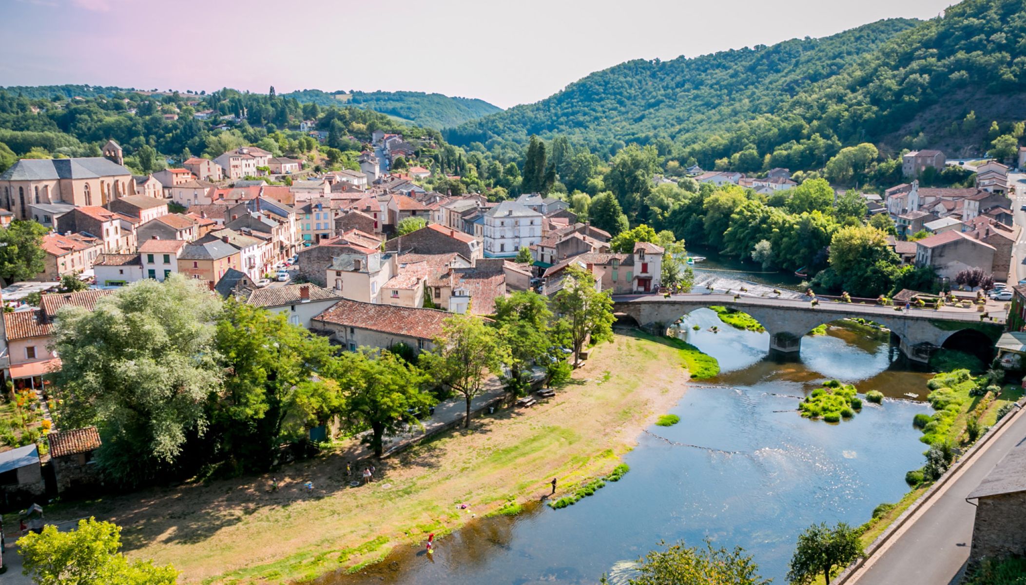 Swimming and enjoying the water with the family in Tarn-et-Garonne