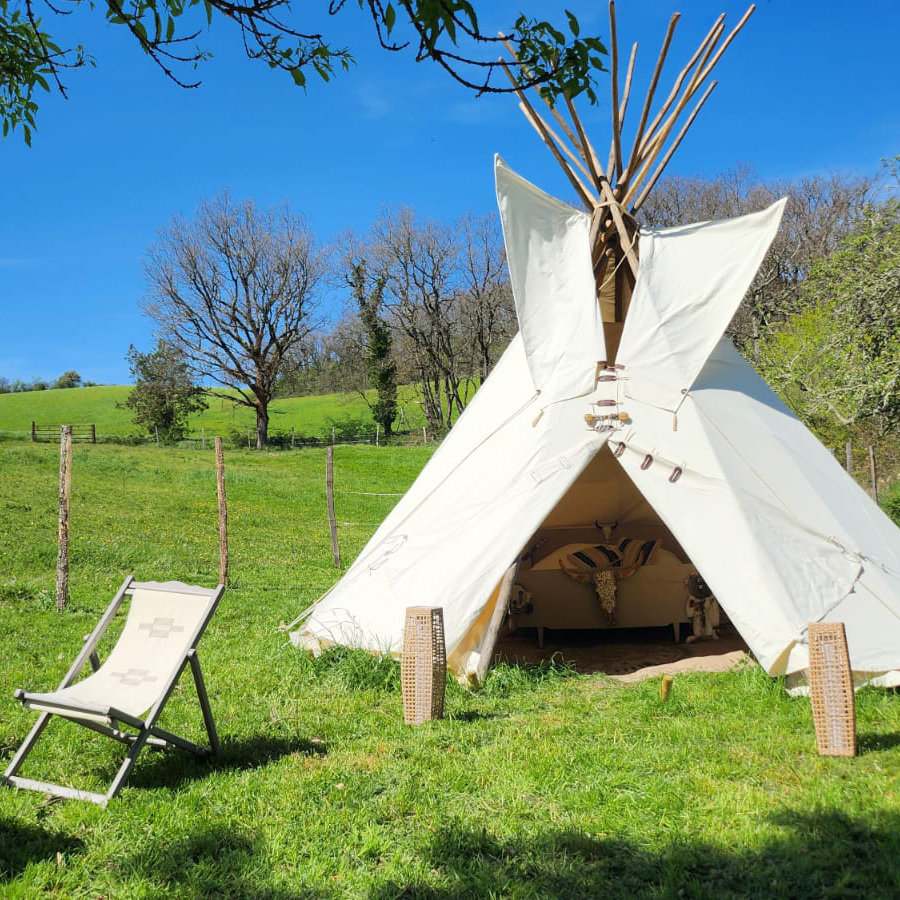 Les Tipis du Lac - An experience in the heart of nature at Moulayres